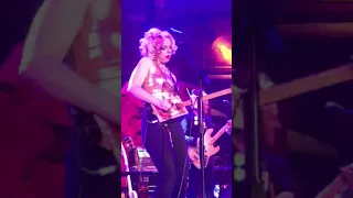 Samantha Fish   Cigar box