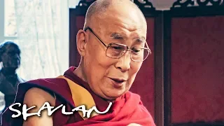 The Dalai Lama (83) reveals how he stays young | SVT/TV 2/Skavlan