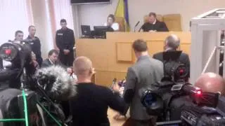 Депутат Денисенко ругается с судьей в Печерском суд