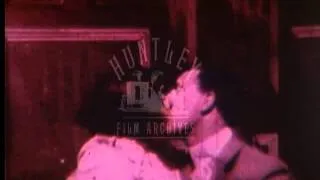 Couples kissing, 1900's -- Film 1855