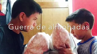 GUERRA DE ALMOHADAS Y RETOS!