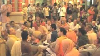 Hare Krsna Kirtan At Sri Vrindavan Dham w/ Aindra Prabhu ep8