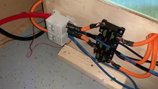 Zooms lifePo4 lithium 300ah battery bank up and running