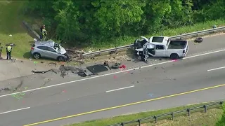 2 killed in apparent head-on crash on Peachtree Industrial Boulevard in Gwinnett County