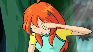Bloom wakes up under a pile of leaves | Winx Club Clip