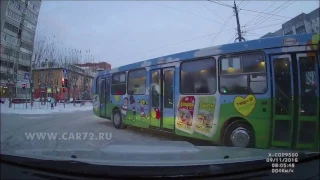 ДТП на перекрёстке Червишевского тракта и Пархоменко. Toyota Land Crusier и седан.