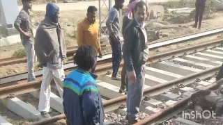 😱Live Accident Caught On Camera !! Indian Train Hits A Women To Death !! Indian Railways !!