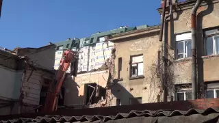 В Ростове ломают здание бывшей студии кинохроники