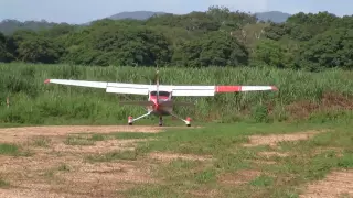 Short take off Cessna 182 Costa Rica