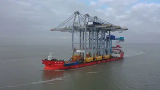 The ZHEN HUA 35 inbound for the port of Antwerp with 4 giant container cranes.