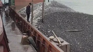 Barge unloading 3700 tons of cobblestone!  cobblestone flow helps you relax