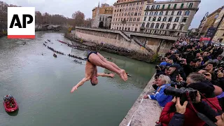 Europeans plunge into cold water in New Year's Day tradition