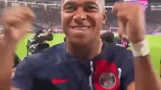 La célébration de kylian mbappe devant les supporters du PSG à Toulouse #psg #mbappe #footballshorts