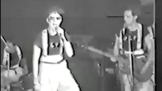 Devo - Gut Feeling - 1977 - one of the first time in live