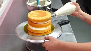 An Hour of REAL TIME Cake Decorating