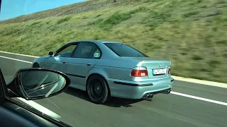 BMW E60 M5 vs BMW E39 M5 - Rolling