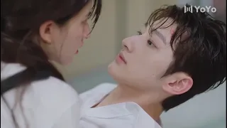 “大灰狼”总裁爱上“小白兔”快递员（1）🥰 一不小心捡到爱 🥰 Kiss Love Scene