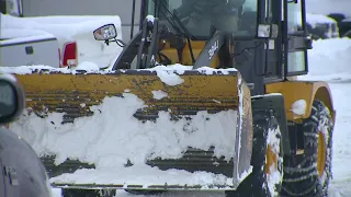 Snoqualmie Pass gets more than a foot of snow | FOX 13 Seattle