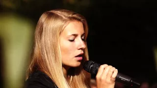 Janine Pfeifer-Hallelujah