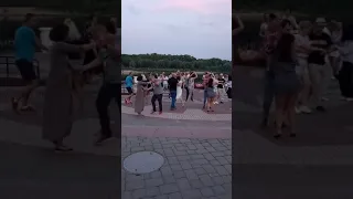 18 августа 2021 г. Танцы на набережной р.Сож, в парке Гомеля.