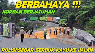 Berbahaya‼️Korban Berjatuhan, Polisi Sebar Serbuk Kayu Atasi Tumpahan Minyak Sawit di Sitinjau Lauik