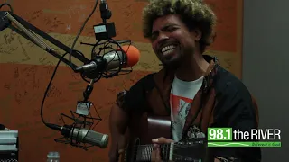 Devon Gilfillian - "Love You Anyway" - 98.1 The River [Studio AVL]