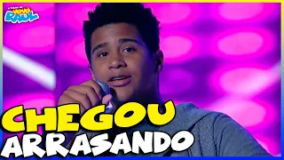 MARCUS VINICIUS CANTA LOUVOR DE SUCESSO NA VERSÃO DE ELI SOARES NO RAUL GIL