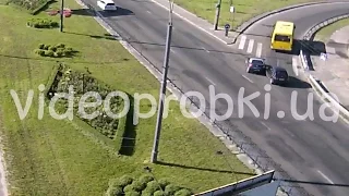 Smart Roadster устроил ДТП в Киеве