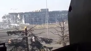 Сенсация    Донецк Аэропорт взрыв от гранатомета в новом терминале   Airport  militia grenade hit th
