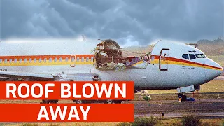 Boeing 737 loses roof over pacific ocean | Aloha Airlines Flight 243