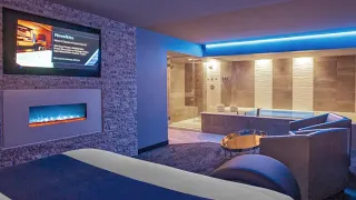 Romantic Getaway at Prestige Club Escapes. Room tour: Elate suite with spa tub at AXIS