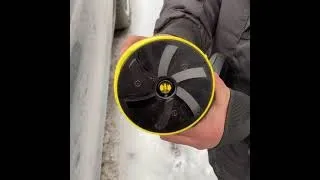 KARCHER WD 4 rechargeable ice scraper in operation  аккумуляторный скребок для льда  в работе