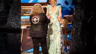 Jenny Beavan wins Oscar, guys in audience not impressed