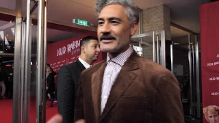 JOJO RABBIT - TAIKA WAITITI ATTENDS THE PREMIERE IN BERLIN - 4K VERSION