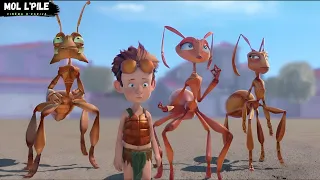 طفل يهاجم مملكة النمل بالماء👿 ف قررو خطفه وتحويله إلى حجمهم ليجرب حياة النمل 😱||ملخص 🎦 The Ant Bully