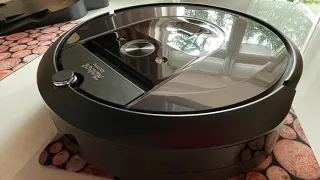 iRobot Roomba i7+ unboxing