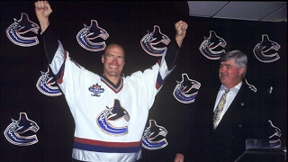 Why Do Vancouver Canuck Fans Hate Mark Messier?