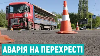 У Рівному зіткнулись чотири авто, серед них вантажівка і маршрутка. Є травмовані