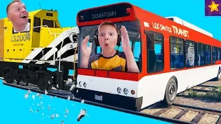 BUS vs TRAIN in GTA 5