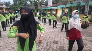 Meningkatkan Imun Tubuh Siswa & Guru SMPN 6 Teluk Kuantan, 2021