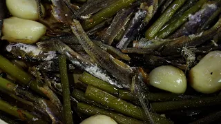 볶지만 말고 조림해보세요. 함바집 마늘쫑멸치조림 이렇게 만들어 정말 맛있어요~