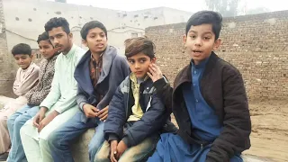 Faisalabad ka bachon ki aik dosray ko juktain