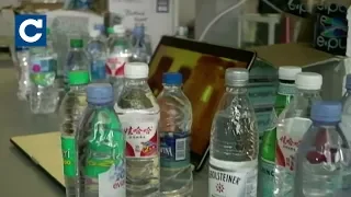 Що треба знати, купуючи питну воду у пластику?