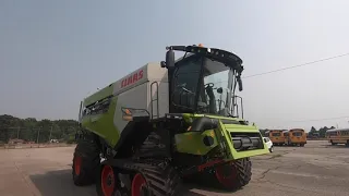 CLAAS Lexion 8600 Combine Pre-Harvest Clinic Presentation