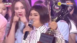 Twice signal no.1 in show champion 6th win