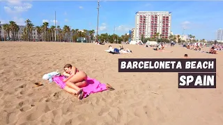 🇪🇸 Hot Day in Barcelona Beach - Spain ☀️🏖️ Amazing Barceloneta Beach Walk - 4K