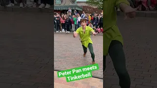 Peter Pan meets us dresses as Tinkerbell! #disneylandparis #disneyparis #peterpan