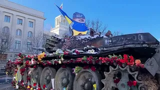 Песня про подбитый русский танк Т-72 установленного возле посольства России в Берлине. Германия.
