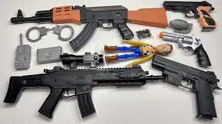 Realistic Assault Rifle Scar Guns and AK47 Toy Rifles with Equipments