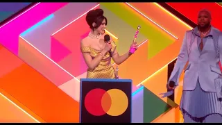 the ‘unstoppable’ dua lipa wins best female solo artist (Live from the BRITS 2021)